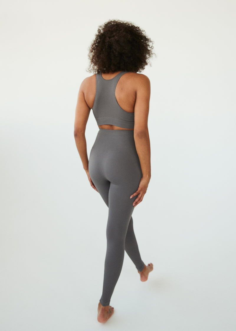 The Lena Seamless Rib Leggings are seamless premium work-out leggings, made with recycled materials.