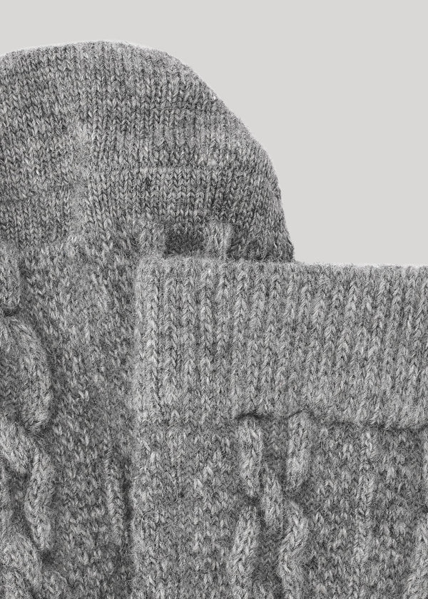 SAGA CABLE KNIT - Grey